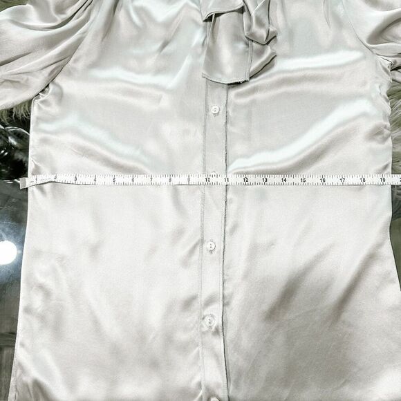 Dolce and Gabbana Ice Grey Silk Short Puff Sleeve Button Down Blouse Womens Size - Picture 9 of 10